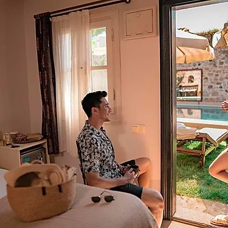 Avlu Cunda Hotel *